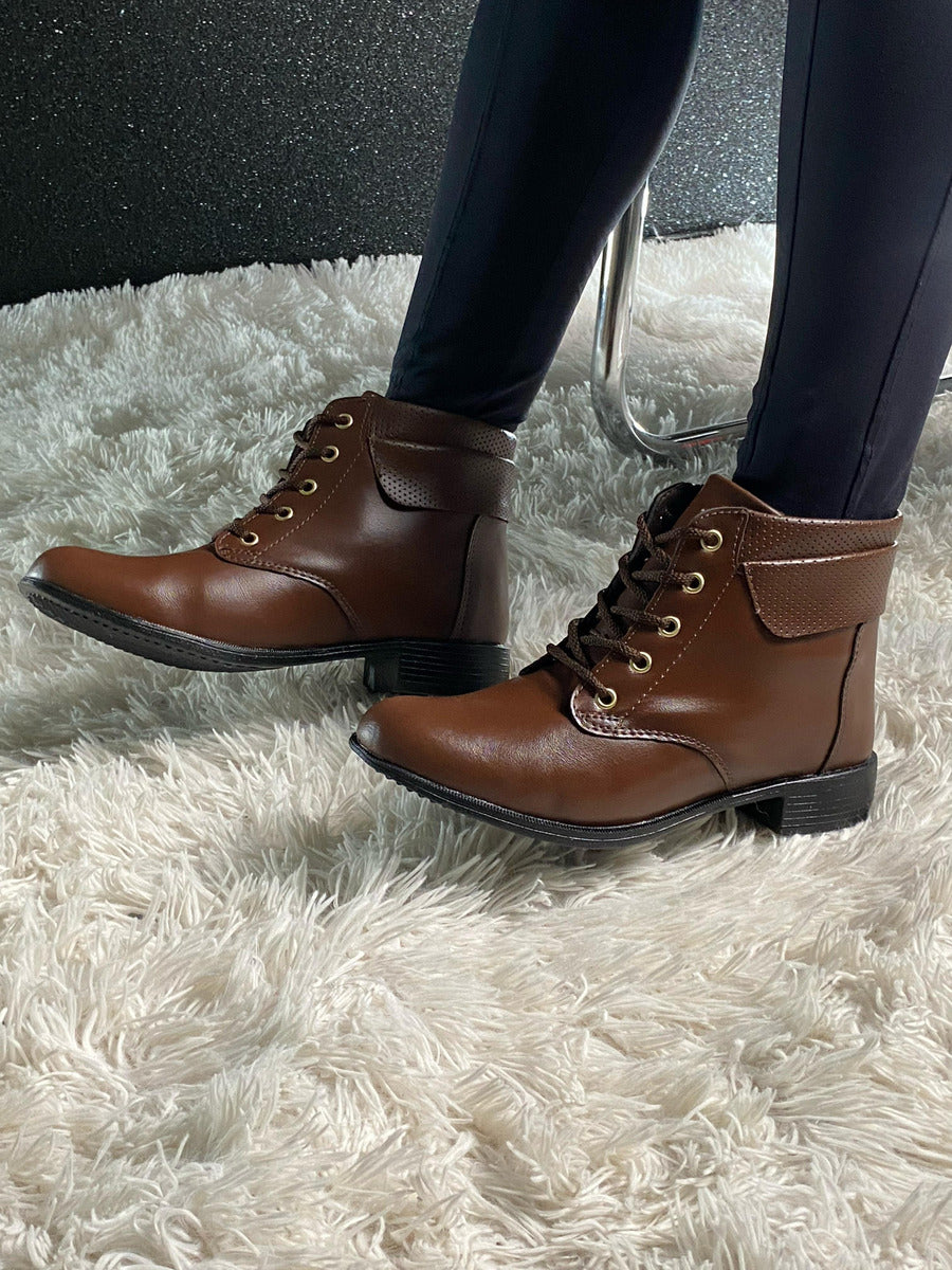 Bota De Amarrar Botinha Feminina Bico Redondo Tendência 2025