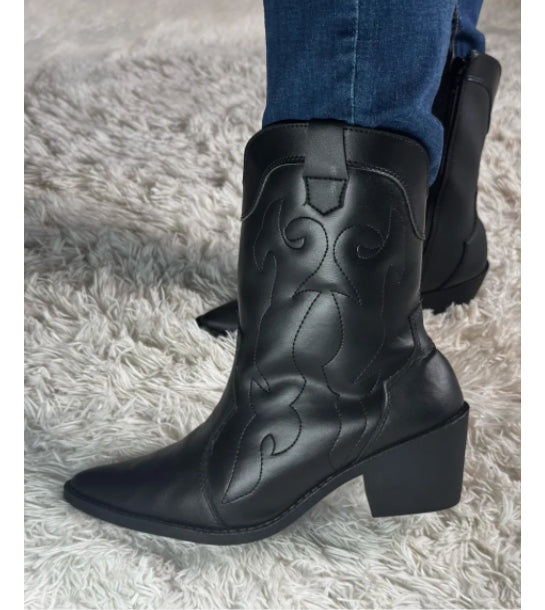 Bota Feminina Cano Médio Leve Texana Bico Fino Moda Inverno
