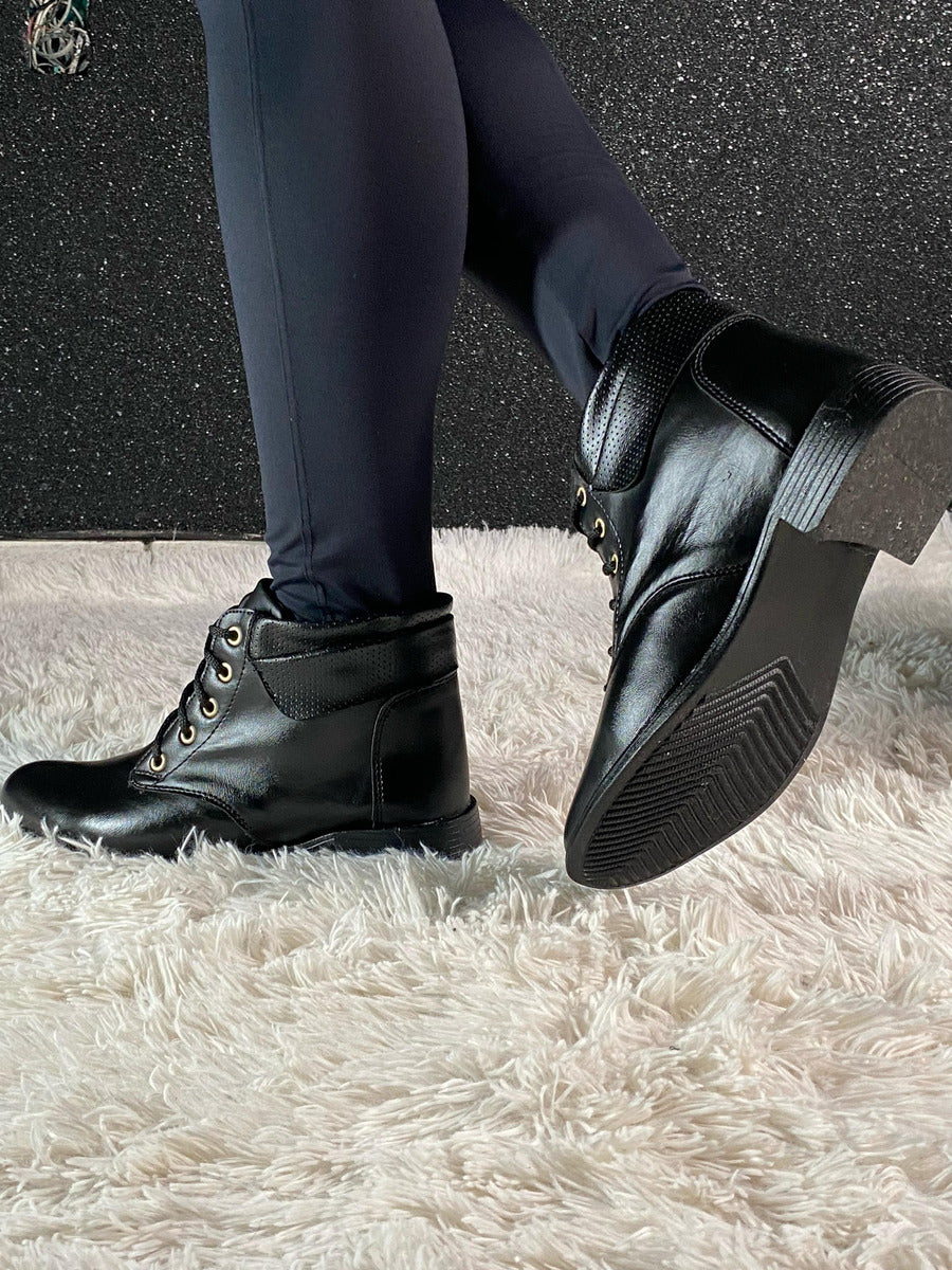 Bota De Amarrar Botinha Feminina Bico Redondo Tendência 2025